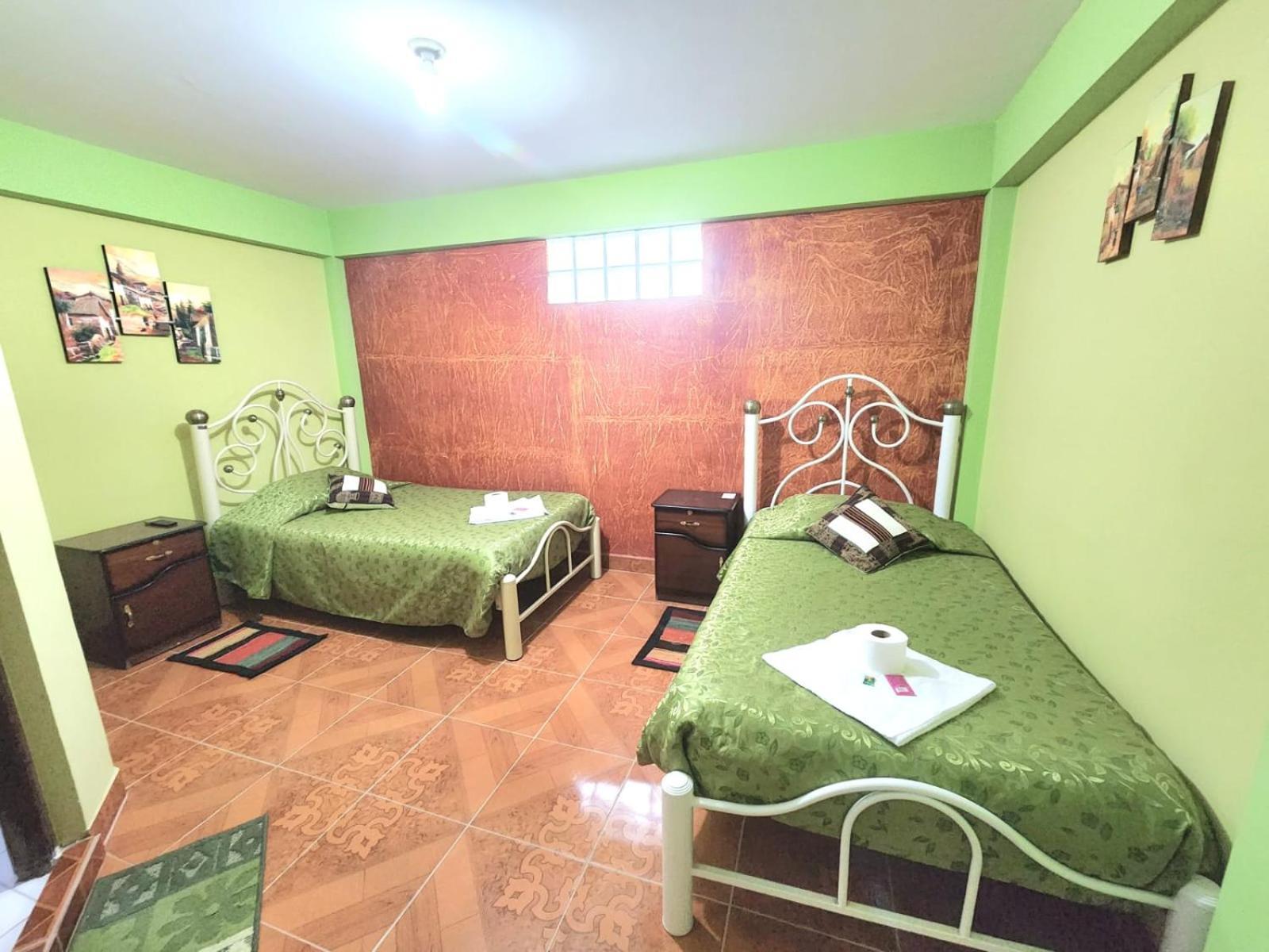Hotel Aguilar Uyuni Exteriör bild