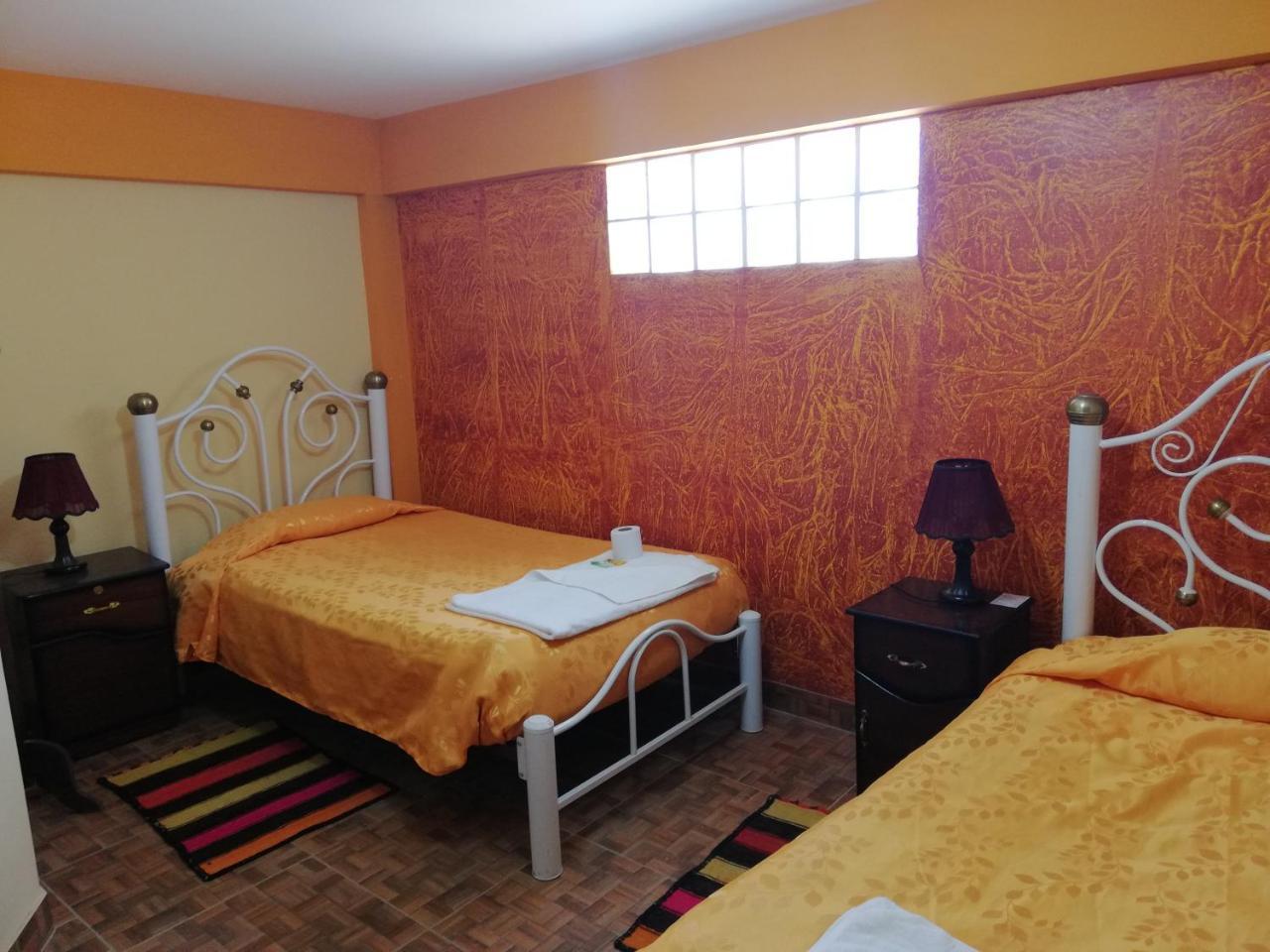 Hotel Aguilar Uyuni Exteriör bild